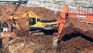 Разработка котлована экскаватором под фундамент в Ивантеевке — цена от 2637 руб. | ИП Садыков В. Р.